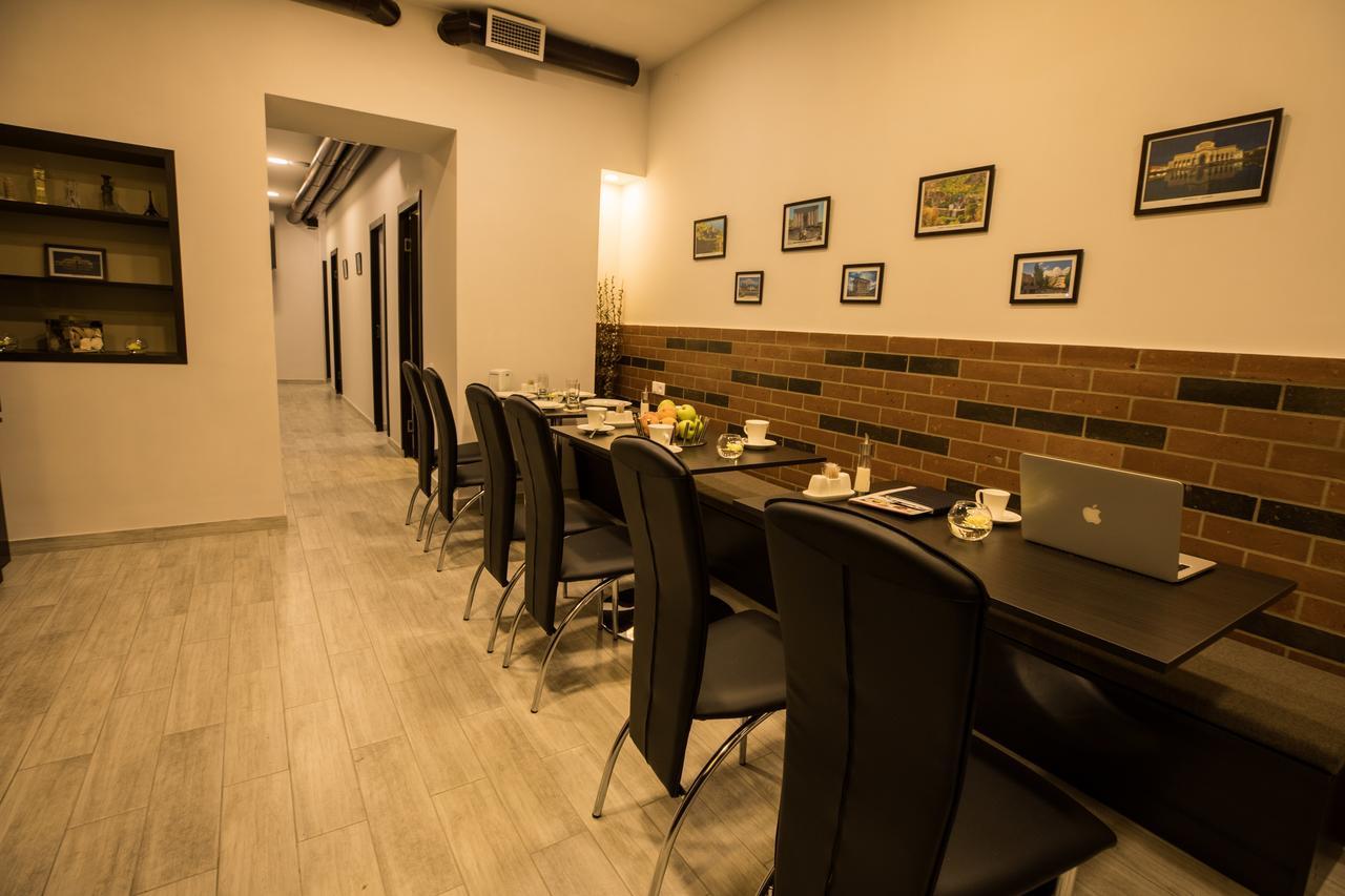 5 Rooms Mini-Hotel & Tours Ереван Екстериор снимка
