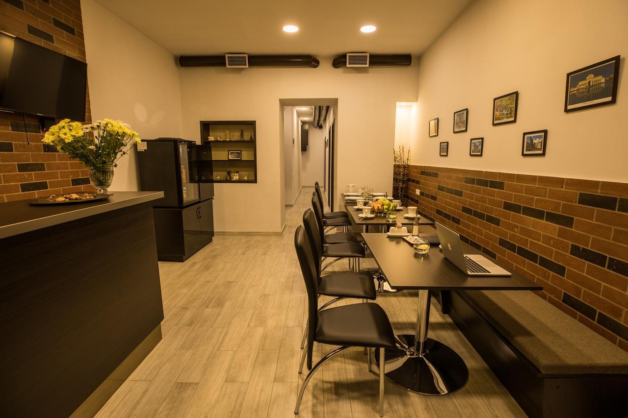 5 Rooms Mini-Hotel & Tours Ереван Екстериор снимка